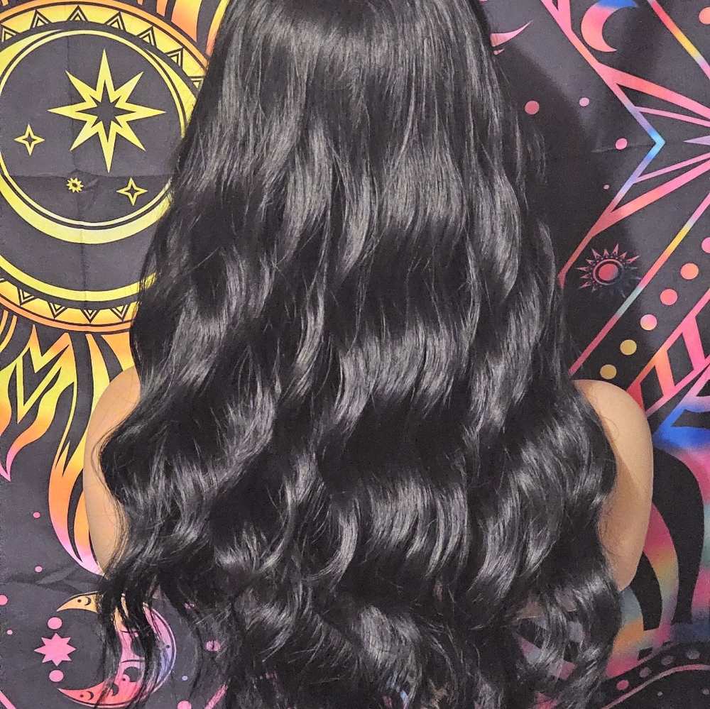 Wig - Picture 3 of 3